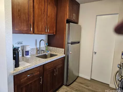 1013 Prospect St #818, Honolulu, HI 96822