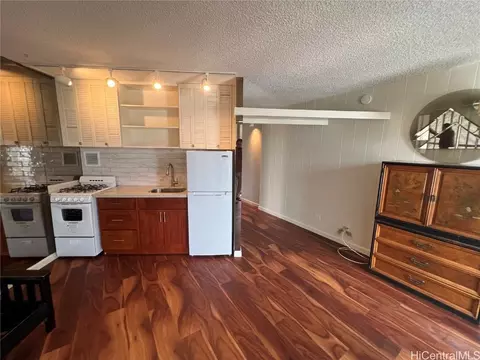 750 Amana St #1103, Honolulu, HI 96814