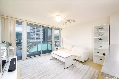 1315 Kalakaua Ave #2007, Honolulu, HI 96826