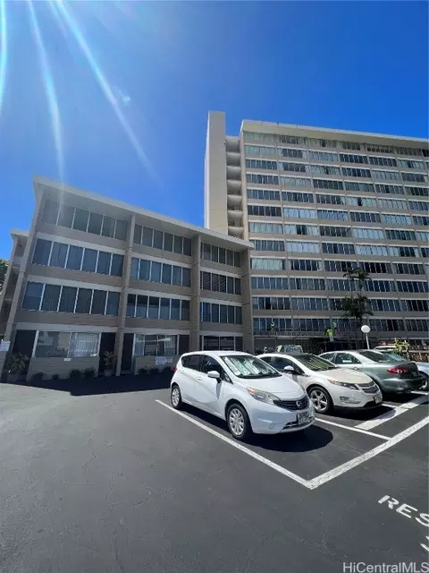 1550 Wilder Ave #A706, Honolulu, HI 96822