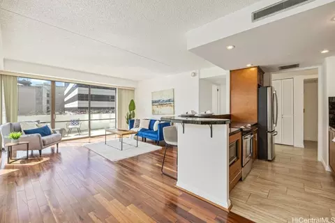 700 Richards St #706, Honolulu, HI 96813
