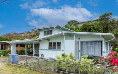 94-453 Apowale St, Waipahu, HI 96797