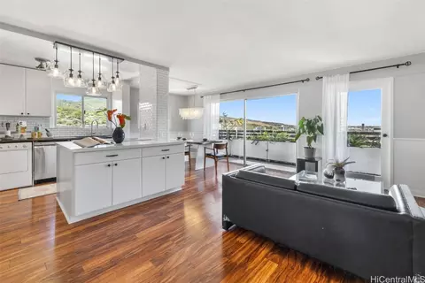 1111 Wilder Ave #18A, Honolulu, HI 96822