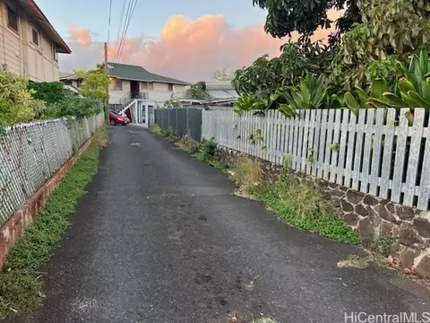 94-355 Paiwa St, Waipahu, HI 96797