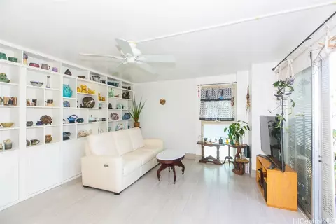 435 Walina St #1002, Honolulu, HI 96815