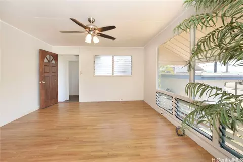 94-378 Kahuawai St, Waipahu, HI 96797