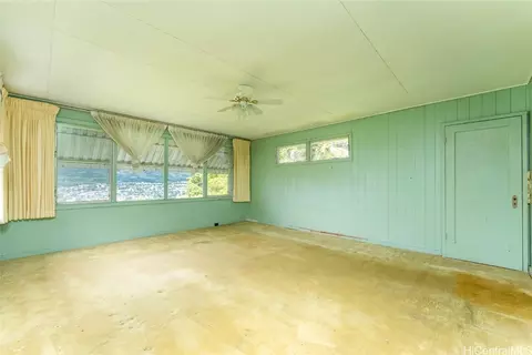 3169 Beaumont Woods Pl, Honolulu, HI 96822
