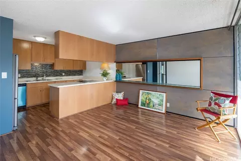 1687 Pensacola St #502, Honolulu, HI 96822