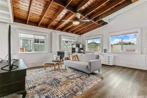 94-272 Kahualena St, Waipahu, HI 96797