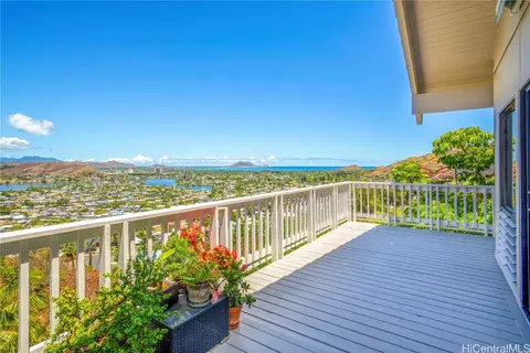 1448 Aunauna St, Kailua, HI 96734