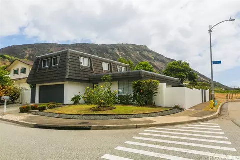 7263 Ninini Pl, Honolulu, HI 96825
