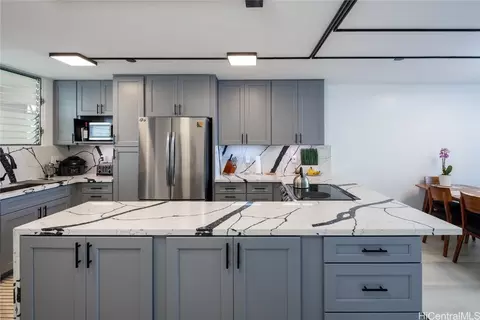 469 Ena Rd #2808, Honolulu, HI 96815
