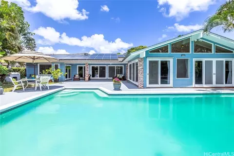 305 Auwinala Rd, Kailua, HI 96734