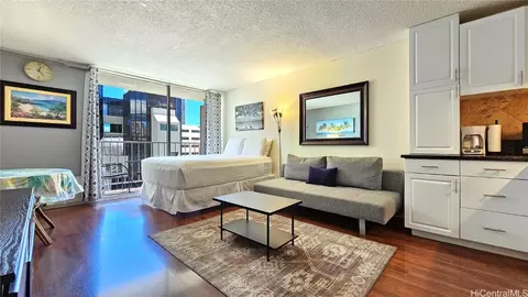 364 Seaside Ave #709, Honolulu, HI 96815