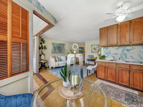 1330 Wilder Ave #217, Honolulu, HI 96822