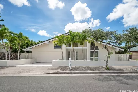 7163 Makaa St, Honolulu, HI 96825