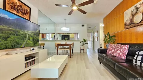 94-870 Lumiauau St #E103, Waipahu, HI 96797