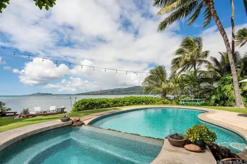 425 Portlock Rd, Honolulu, HI 96825