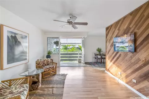 1330 Wilder Ave #311, Honolulu, HI 96822