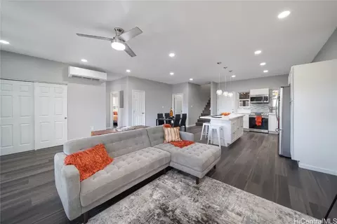 2112 Mahalo St, Honolulu, HI 96817