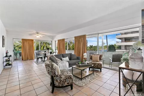 2015 Ala Wai Blvd #4A, Honolulu, HI 96815