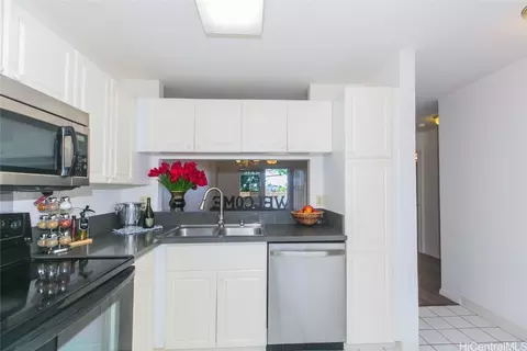 94-839 Lumiauau St #M103, Waipahu, HI 96797