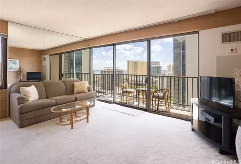 2140 Kuhio Ave #2002, Honolulu, HI 96815