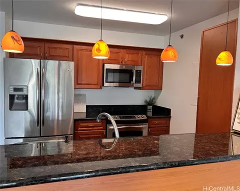 1450 Young St #1003, Honolulu, HI 96814
