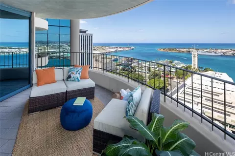 66 Queen St #2901, Honolulu, HI 96813