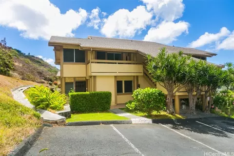 591 E Hahaione St #B102, Honolulu, HI 96825