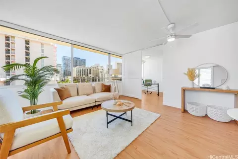 435 Seaside Ave #909, Honolulu, HI 96815