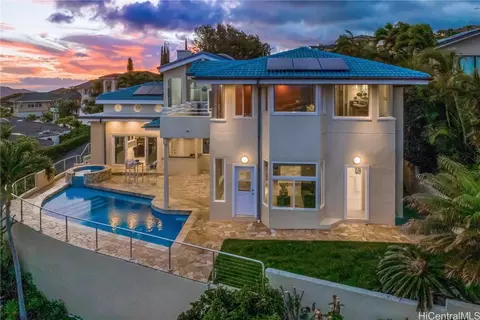 846 Moaniala St, Honolulu, HI 96821