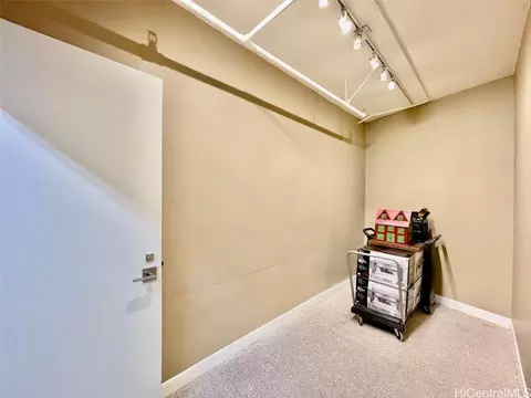 1108 Auahi St #2-S28, Honolulu, HI 96814