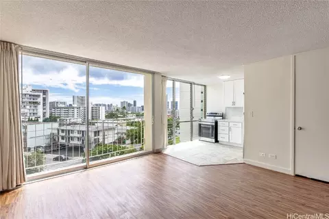 1702 Kewalo St #503, Honolulu, HI 96822