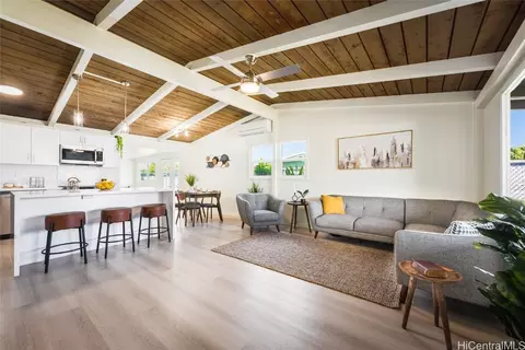 2359 Akalakala St, Pearl City, HI 96782