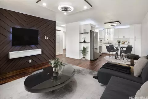 94-049 Waipahu St #101, Waipahu, HI 96797