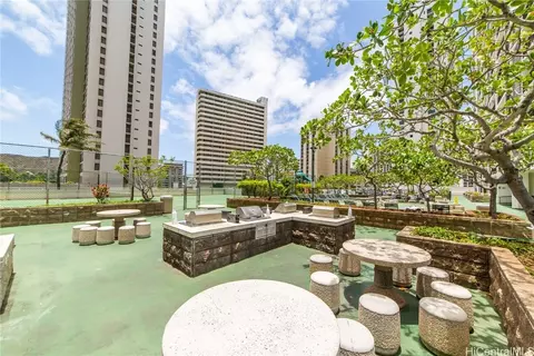 201 Ohua Ave #1206, Honolulu, HI 96815