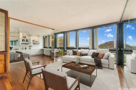 501 Hahaione St #1/18J, Honolulu, HI 96825