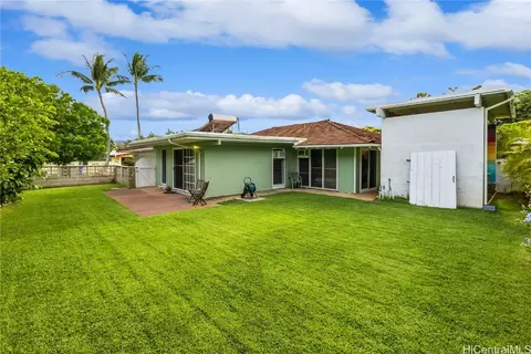 476 Paumakua Pl, Kailua, HI 96734
