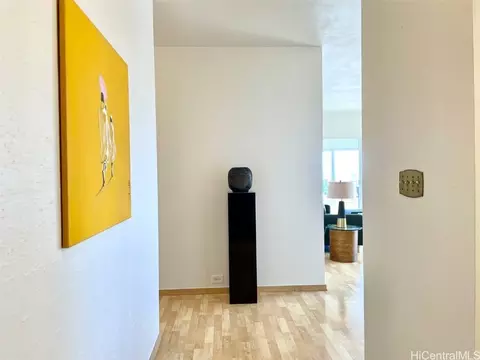 1001 Wilder Ave #901, Honolulu, HI 96822