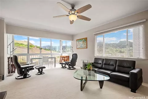 1001 Wilder Ave #704, Honolulu, HI 96822