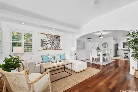 2011 Puowaina Dr, Honolulu, HI 96813