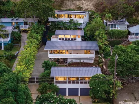 955 Aalapapa Dr, Kailua, HI 96734