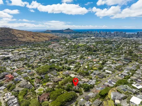 2817 Manoa Rd #B, Honolulu, HI 96822