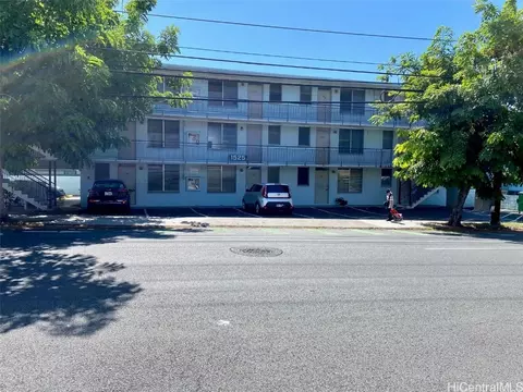 1525 Pensacola St #202, Honolulu, HI 96822
