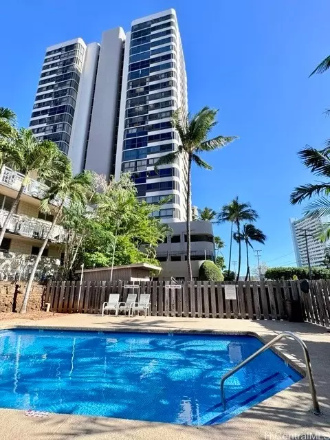 2724 Kahoaloha Ln #2004, Honolulu, HI 96826