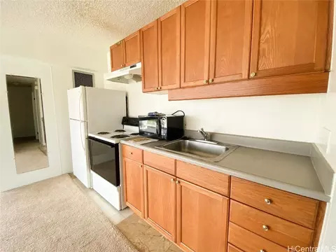 1750 Kalakaua Ave #811, Honolulu, HI 96826