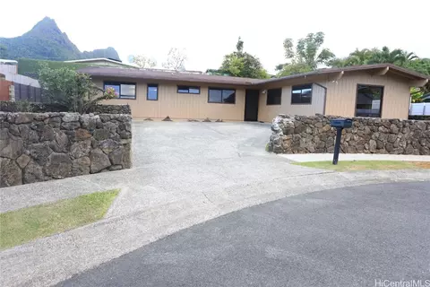 1074 Lunahooia Pl, Kailua, HI 96734