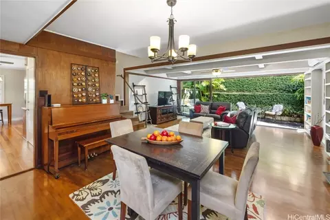 3141 Paty Dr, Honolulu, HI 96822