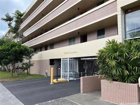 1634 Nuuanu Ave #215, Honolulu, HI 96817
